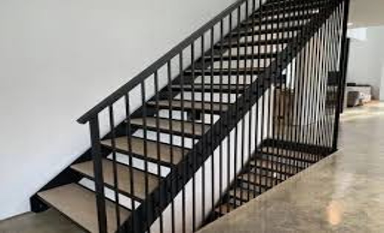 VERTICAL BAR RAILING
